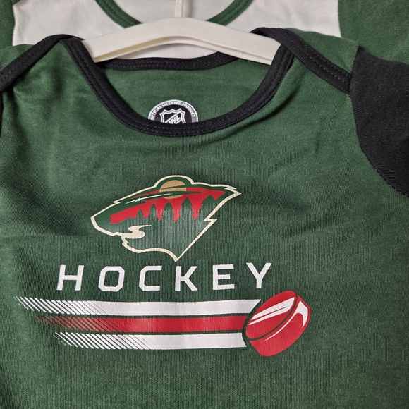 NHL‎ 12 Months Minnesota Wild 3 Pack Onesies - Picture 2 of 5